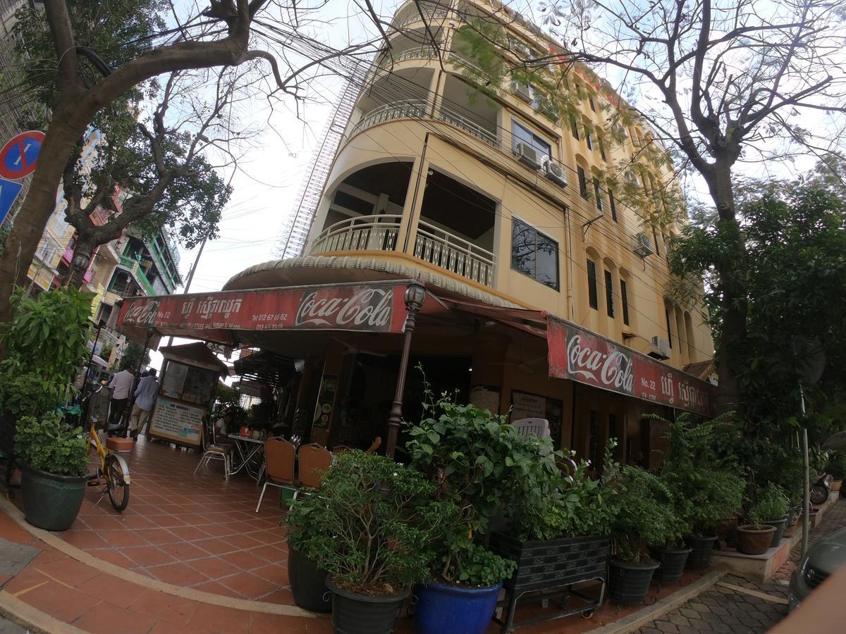 The Bright Lotus Guesthouse Phnom Penh Exterior photo